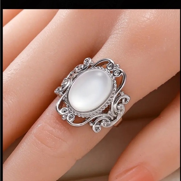BOHEMIAN SILVER MOONSTONE RING - Picture 3 of 6